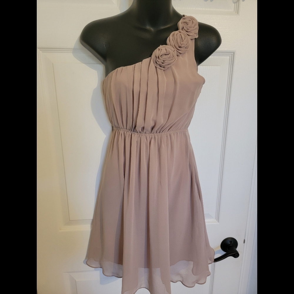 Kieu's formal dress